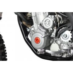 Zeta engine plugs KTM